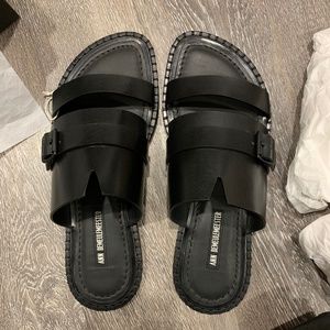 ANN DEMEULEMEESTER Buckled leather slides EU 39